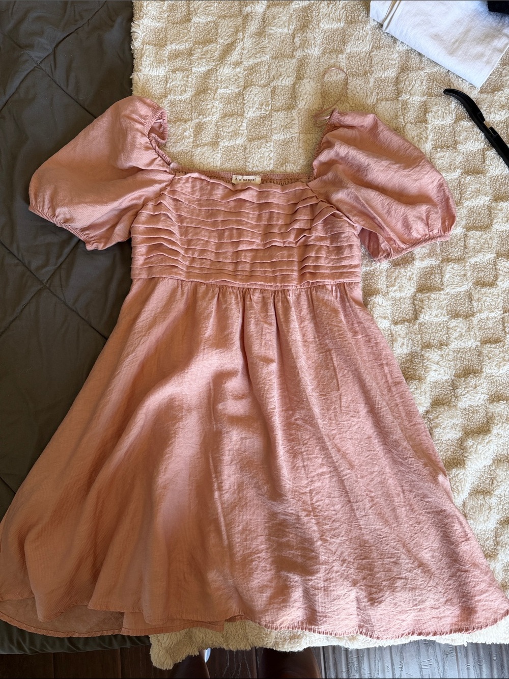 Blu Pepper Dusty Pink Puff Sleeve Smocked Dress
